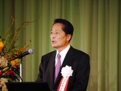 安藤社長は祝賀会に駆けつけた多数の来賓を前に謝辞を述べた