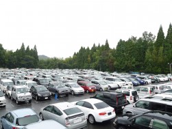当日は生憎の雨模様となったが、目標を大きく上回る出品車両で場内は埋まった