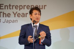 ナショナル部門に入賞したジーライオングループ田畑利彦代表