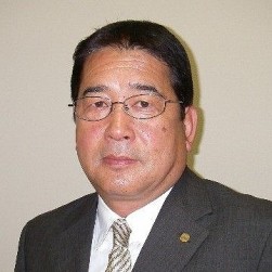 理事長　高屋常男氏
