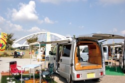 天候しだいでは、５０００人近い来場者を記録する