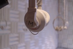 トランス系の若手のミュージックを楽しめる『Ｍ』ヘッドフォン