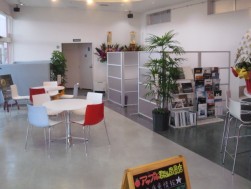 明るい店内