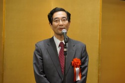 祝辞を述べる国交省和迩健二自動車局次長