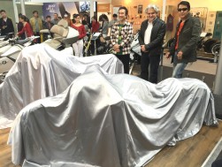 ベールに包まれたカスタム車両（ビー・エム・ダブリュー記者発表会）