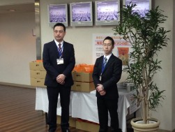 新入社員の伊藤さん（写真右）と劉さん（写真左）