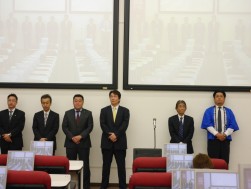 佐谷青年部会長が来場会員に謝辞を述べた（写真右）