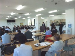 安部新会長・理事長が挨拶を述べた
