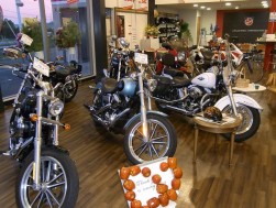 バイクの販売・買取も行う