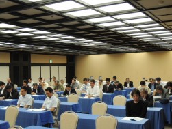 総会の様子