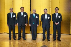 ＮＡＫ新役員体制（左から井坂智夫専務理事、丸山明副会長、澤田稔会長、荒井寿一副会長、奥山建副会長）