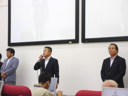 挨拶に立ったＪＵ奈良の服部理事長（ＪＵ近畿流通委員長）