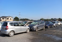 保管ヤードに引き上げられた水害車