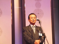 中野大・ＪＵ九州会長が中締めの挨拶を行った