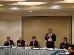 小松金融委員長はスプリングキャンペーンの必達を誓った