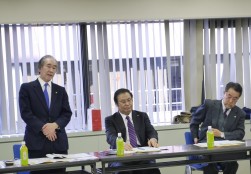 ＪＵ中販連・中商連の山田金融委員長（写真左）が挨拶した