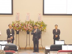 ＪＵ熊本の永松理事長がセレモニーに駆けつけ、震災復興支援に感謝の言葉を述べた