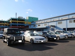 USS横浜会場・ヤナセ輸入車コーナー出品車