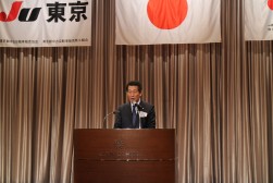 来賓を代表し関連協・海津会長が挨拶