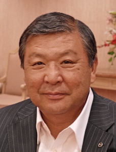 交渉に尽力したオートザム梅林の新本好信社長