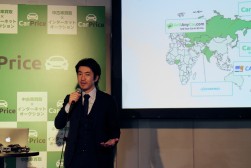 事業説明をする梅下代表