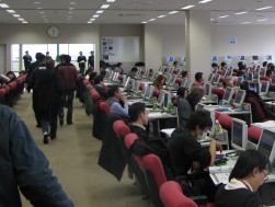 応札、下見、商談と会員の動きが活発