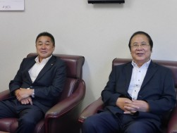 服部理事長（写真左）と松永ＪＵ近畿会長