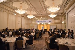 多くの来賓が参列