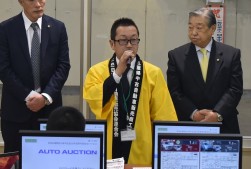 挨拶を述べる口野青年部会長