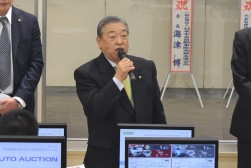 来賓代表として祝辞を述べるJU中部・岩瀬会長