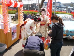 京都から本物の舞妓さんが駆けつけイベントを盛り上げた