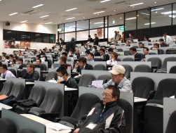当日の場内