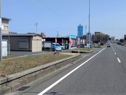 幹線道路沿いの好立地が特徴