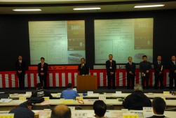 開会式に臨むCAA、JU岩手関係者と来賓