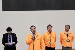 挨拶に立つ斉藤青年部会長