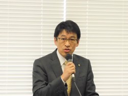 北口社長が新年の挨拶と会員への謝辞を述べた