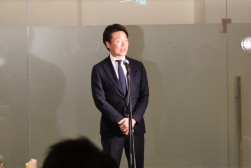 主催者挨拶を行なう広田社長