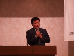 就任の挨拶を行う川村理事長