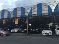 タイの中古車販売店