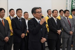 来賓挨拶を述べるJUC・鈴木副社長