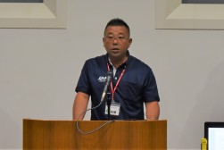 中部会場を牽引する柘植洋輝会場長