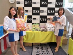 ＵＳＳガールズたちが来場会員を迎えた