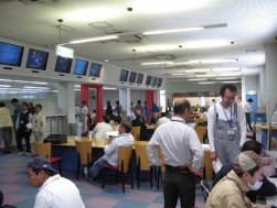 会員の来場が後を絶たなかった