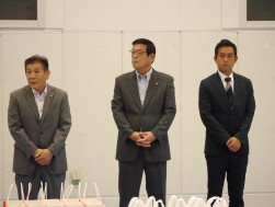 セレモニーではJU佐賀、JU長崎の理事長、流通委員長が登壇