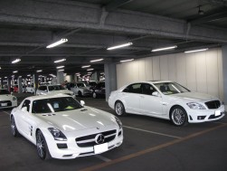 「SLS　AMG」メルセデスベンツ最新・最上級スポーツ車（5月17日撮影）