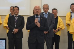 挨拶を述べるJU石川・宮本理事長