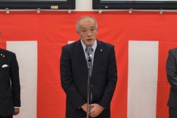 来賓挨拶を行なうJU三重・奥村理事長