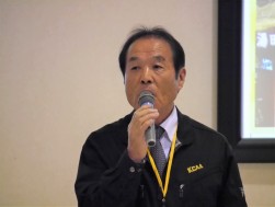 大峰社長が創立２０周年を振り返り会員への謝辞を述べた