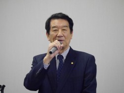 安部理事長が謝辞を述べた