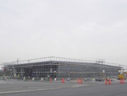 建設中の検査、撮影棟